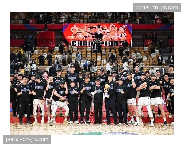 上海男篮卫冕CBA俱乐部杯，半场建立29分领先展现统治力