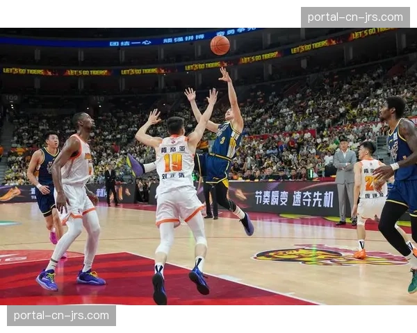 【2026年4月CBA联赛·赛前·通讯探营江苏肯帝亚：年轻球员通过虚拟现实设备模拟定位球场景