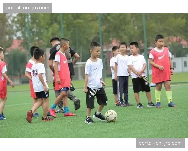 法甲俱乐部青训营开放日吸引数千家庭参与